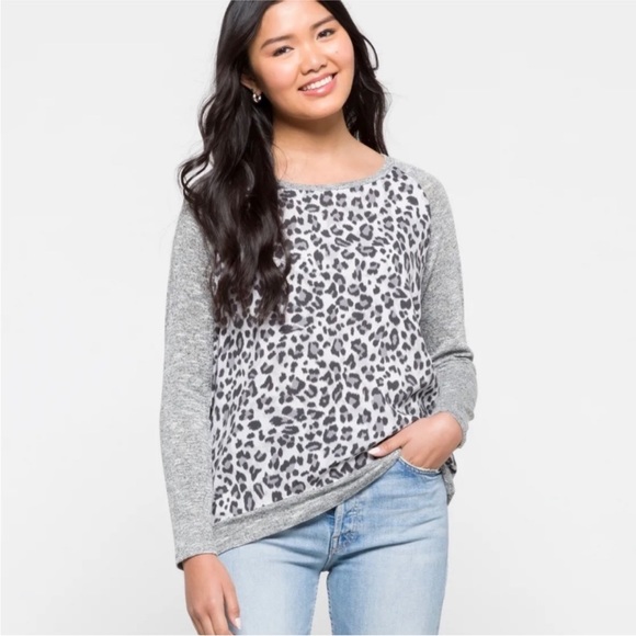 Kut from the Kloth Tops - Kut from the Kloth long sleeve leopard print gray and black top